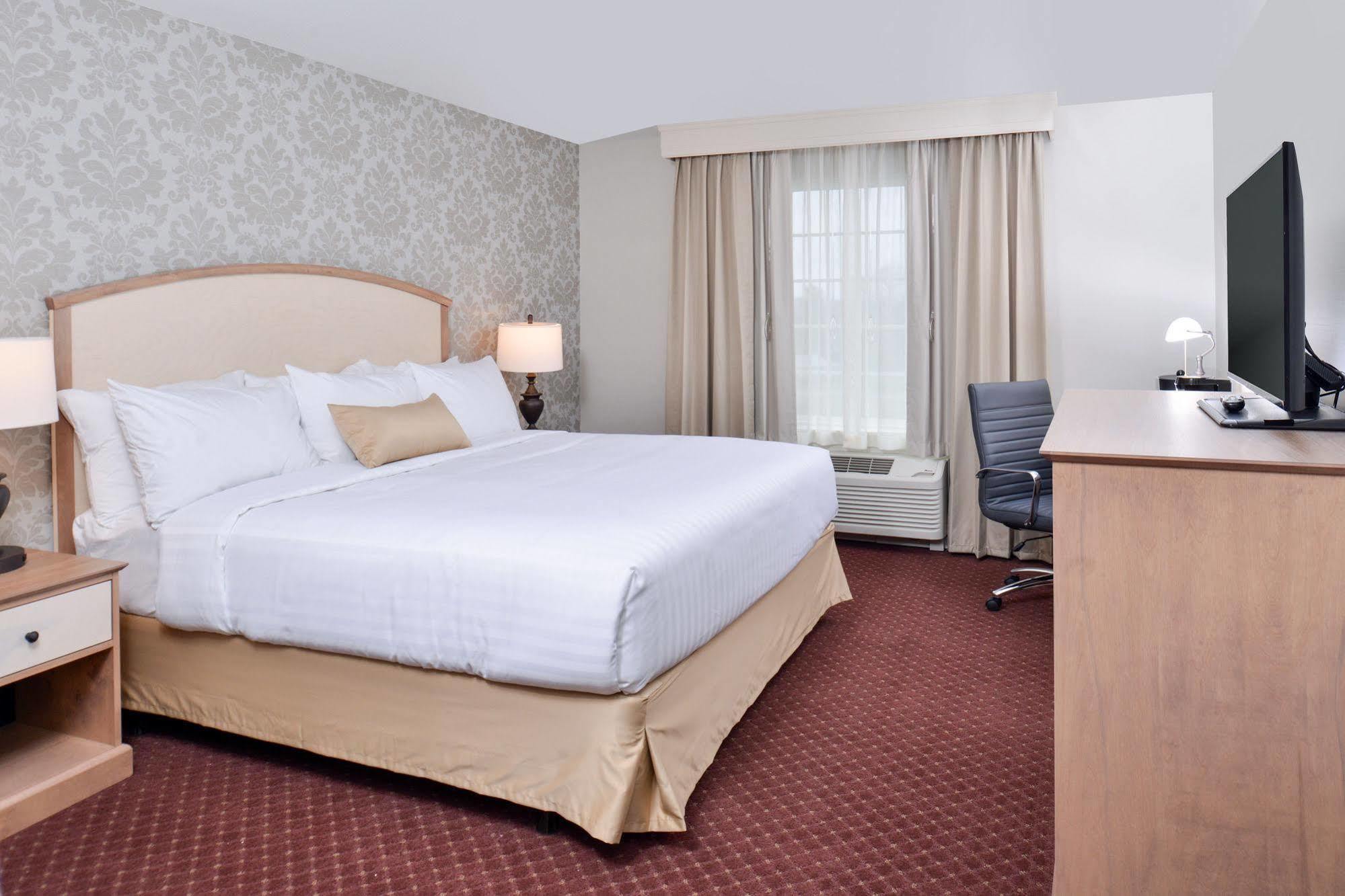Appomattox Inn&Suites Extérieur photo